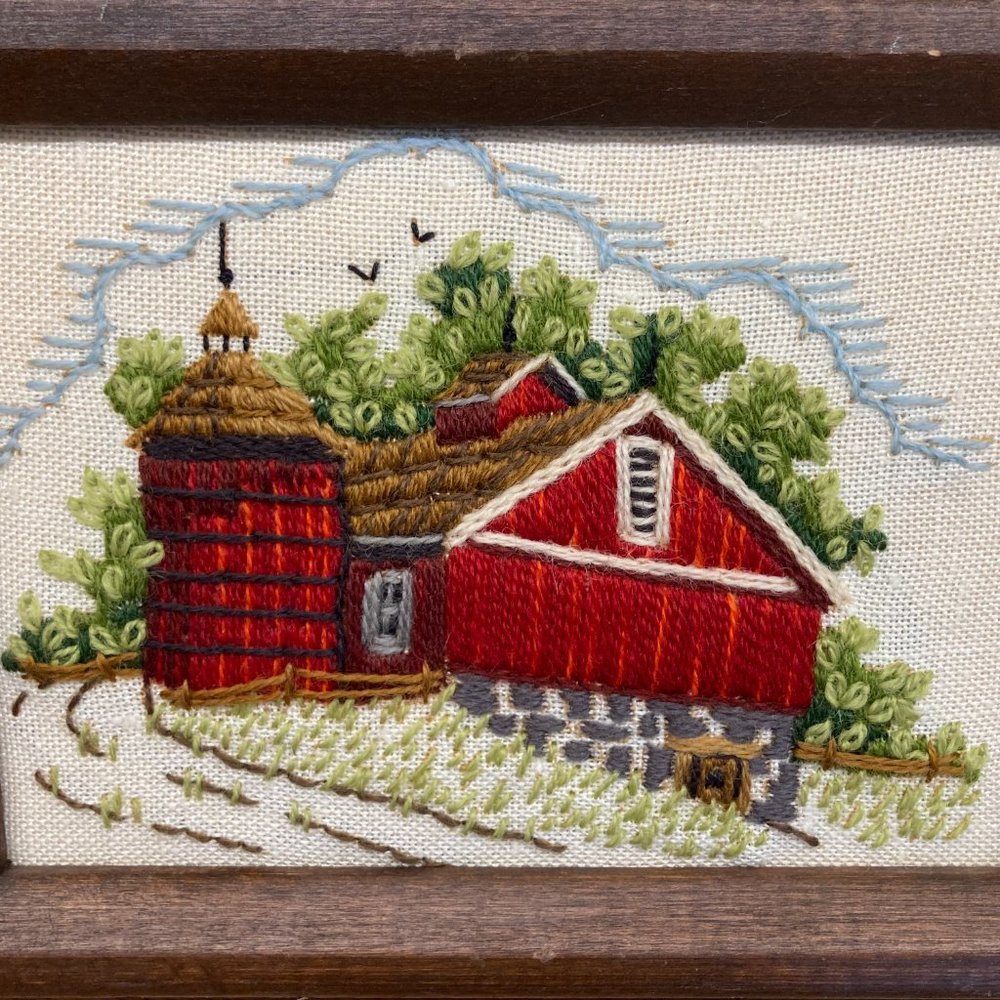 Vintage Farmhouse Decor - Set of 2 Red Barn and Farmhouse - Beautifully Stitched